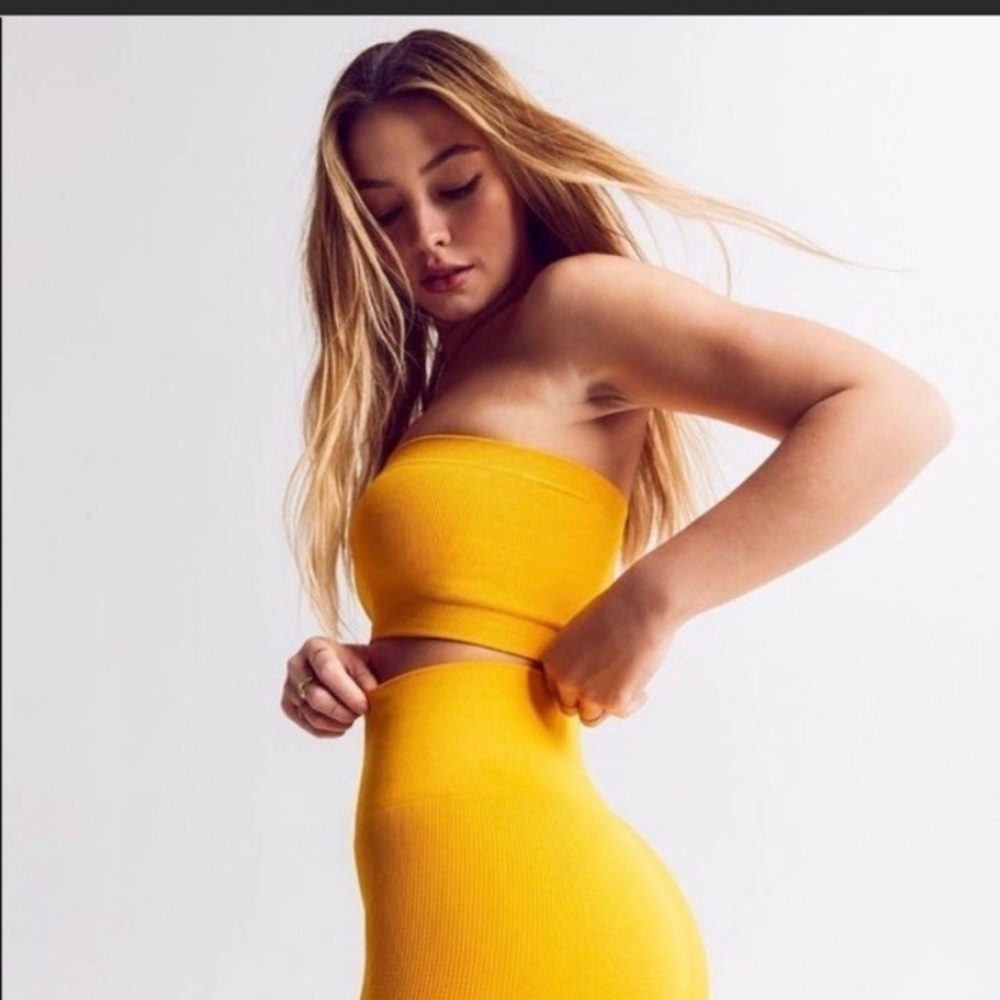 SET Active outfit in the sold out color “Daisy”
